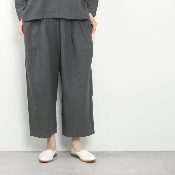 water linen tuck pants image