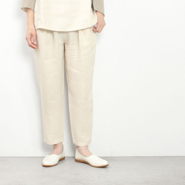 linen tuck pants image