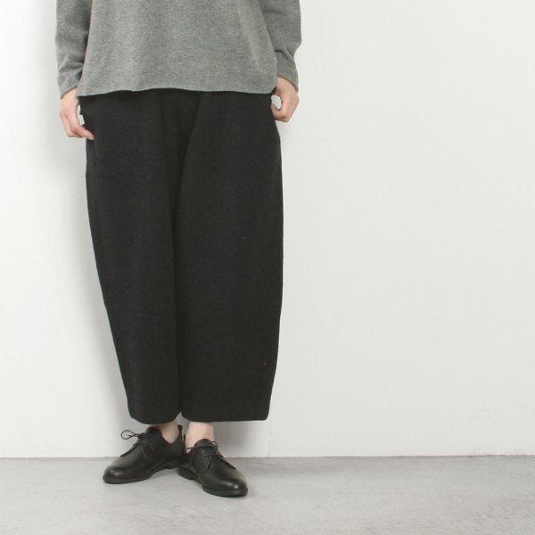 press wool cropped pants