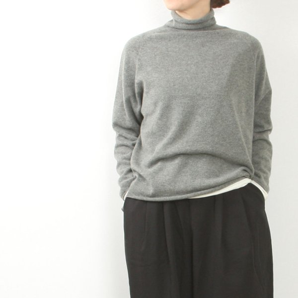cashmere turtleneck image