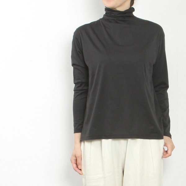 cut&sew turtleneck image