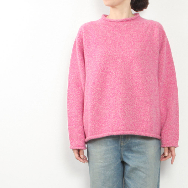 Lambswoolハイネックニット