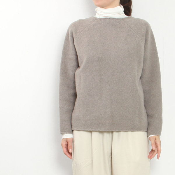 renew-wool raglan pullover image