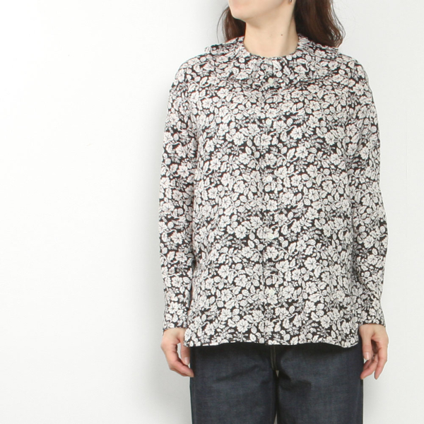 WILD BERRY RUFFLED COLLAR BLOUSE image