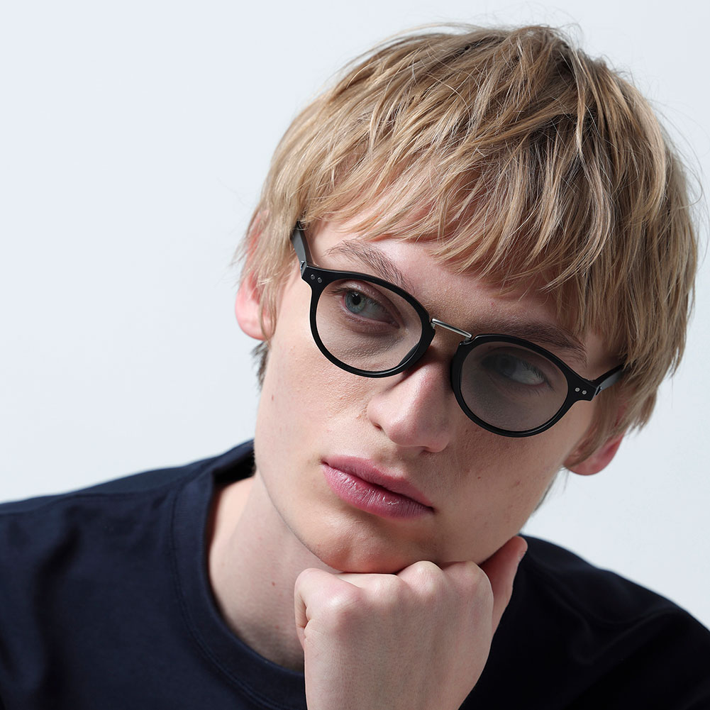 OLIVER Matt Black Photochromic Grey item