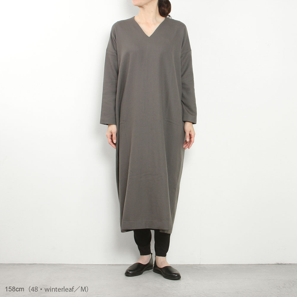 wool v neck one-piece item